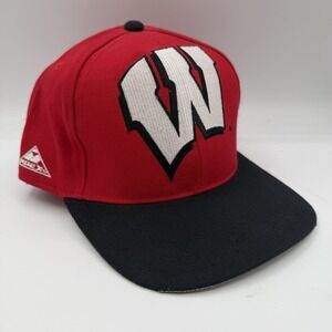 Vintage Wisconsin Badgers Hat Cap Sz 7 1/4 Fitted Red Big Logo Apex One NCAA 90s